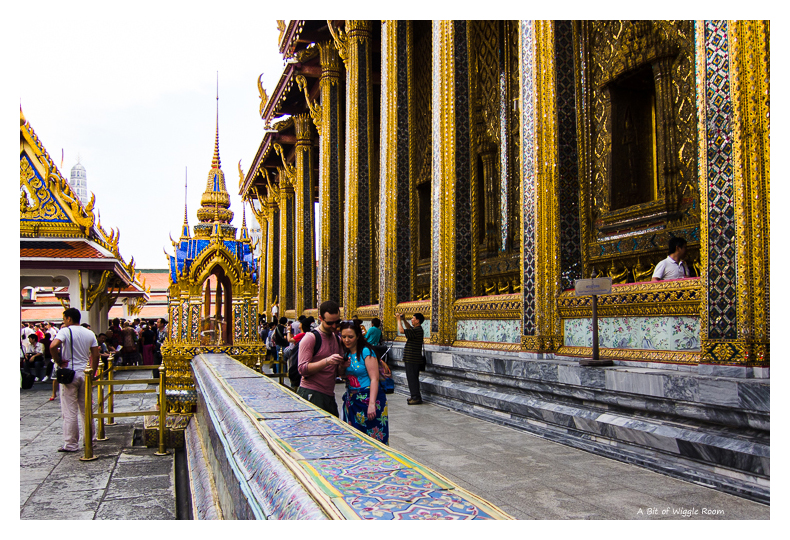 Wat Prakaew - Along the main hall